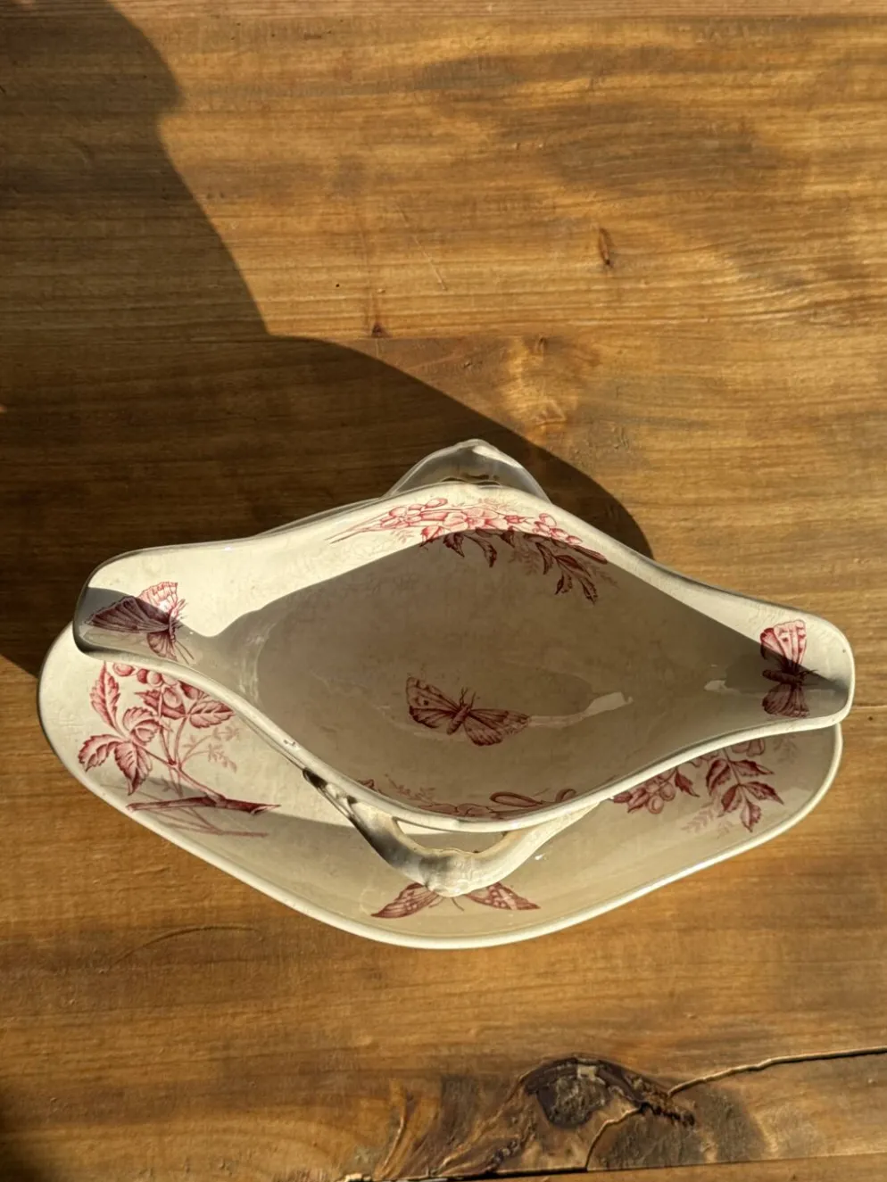 Saucier ancienne en faïence rose de Badonviller modèle Jasmin