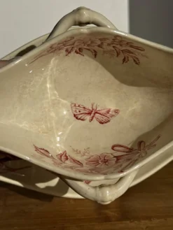 Saucier ancienne en faïence rose de Badonviller modèle Jasmin