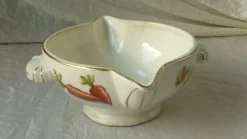 Sauciere en faience decor legumes 4 saisons
