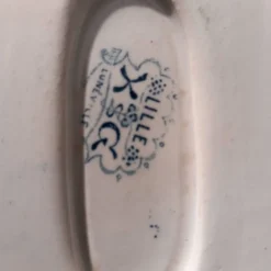 Sauciere xixème en faïence, estampillée lille k&g luneville