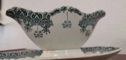 Saucière ancienne en faïence 