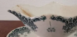 Saucière ancienne en faïence 