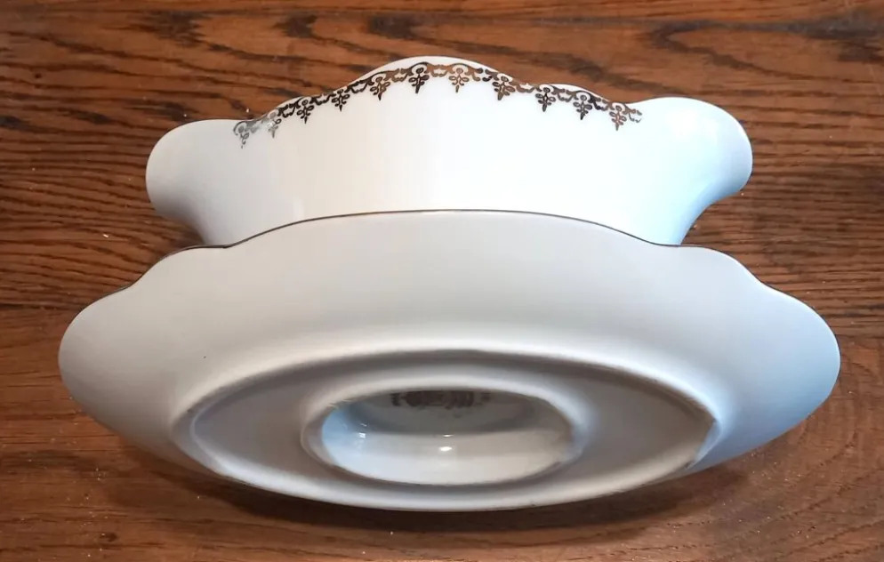 Saucière ancienne en porcelaine allemande Arzberg