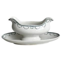 Saucière ancienne en porcelaine avec plateau