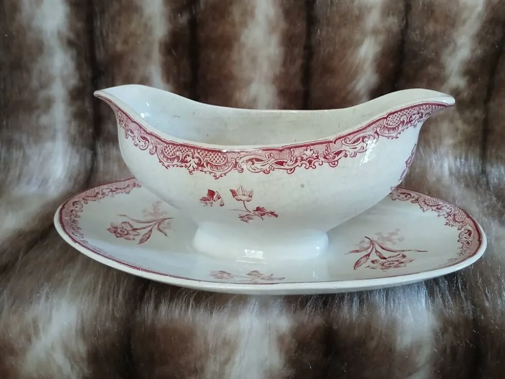 Saucière ancienne en Terre de fer Sarreguemines