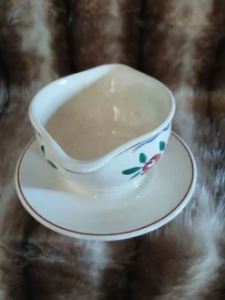 Saucière ancienne en Terre de fer Longchamp