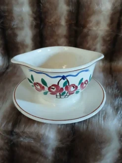Saucière ancienne en Terre de fer Longchamp