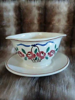 Saucière ancienne en Terre de fer Longchamp
