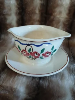 Saucière ancienne en Terre de fer Longchamp