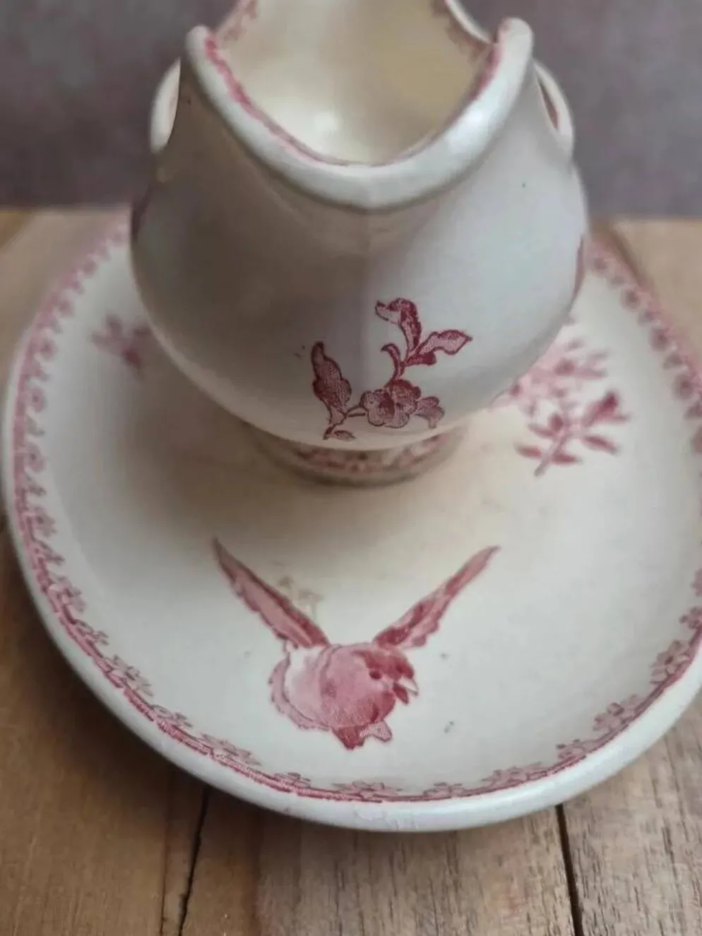 Saucière ancienne en terre de fer Sarreguemines & Digoin Favori rose oiseaux
