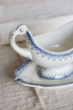 Saucière ancienne en terre de fer – Modèle Bordure