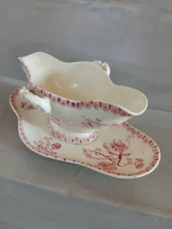 Saucière ancienne en Terre de fer Gien