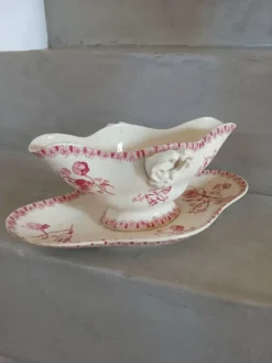Saucière ancienne en Terre de fer Gien
