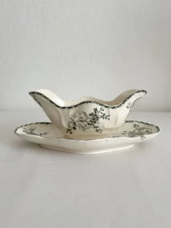 Saucière ancienne en terre de fer "Réjane" Longwy