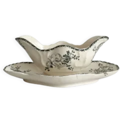 Saucière ancienne en terre de fer 
