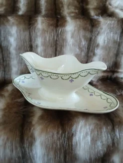 Saucière ancienne en Terre de fer Longwy