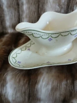 Saucière ancienne en Terre de fer Longwy