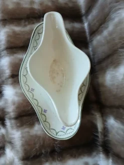 Saucière ancienne en Terre de fer Longwy