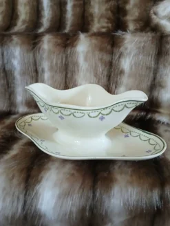 Saucière ancienne en Terre de fer Longwy