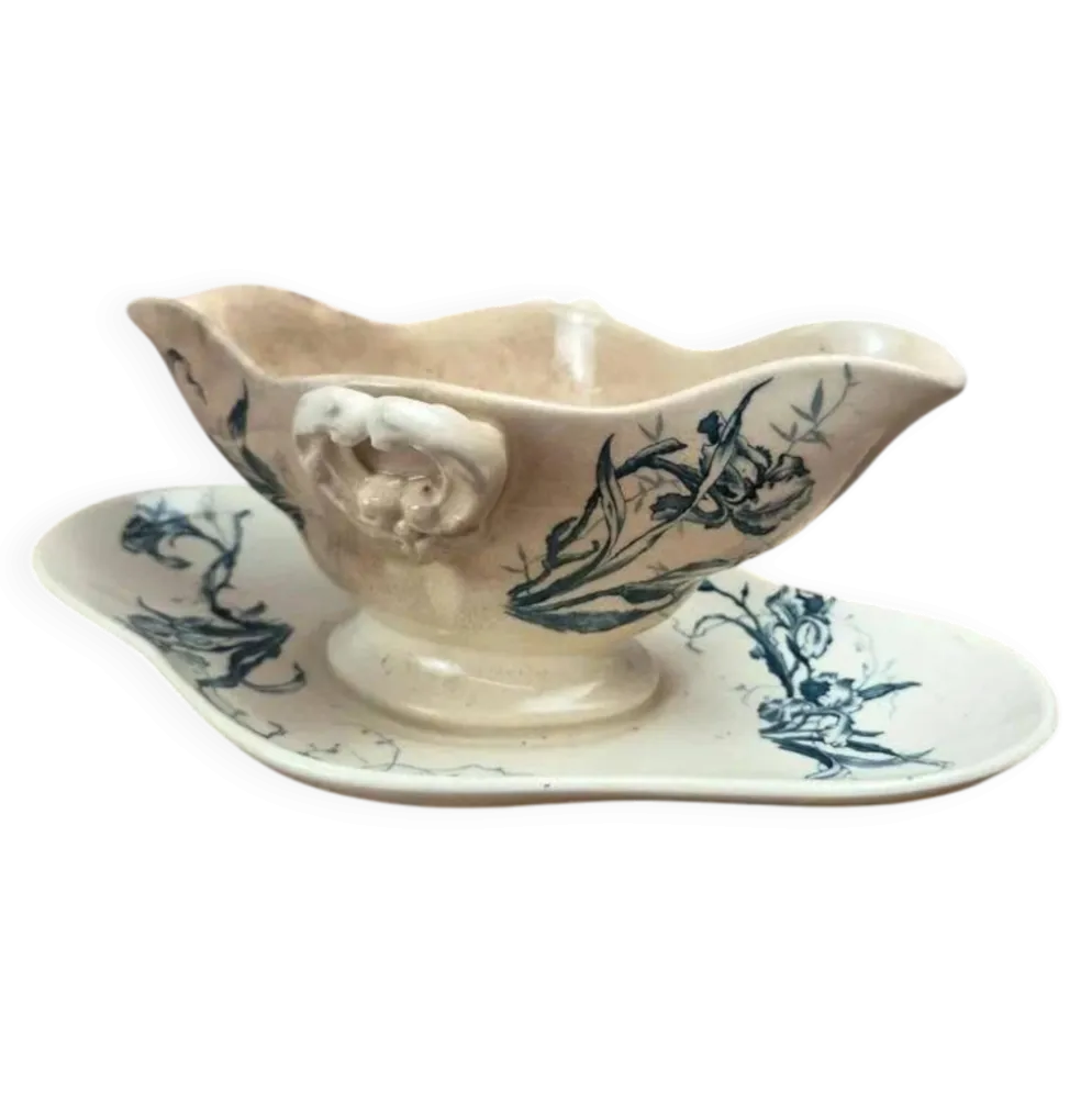 Saucière ancienne Gien Iris en terre de fer, fin XIXe siècle