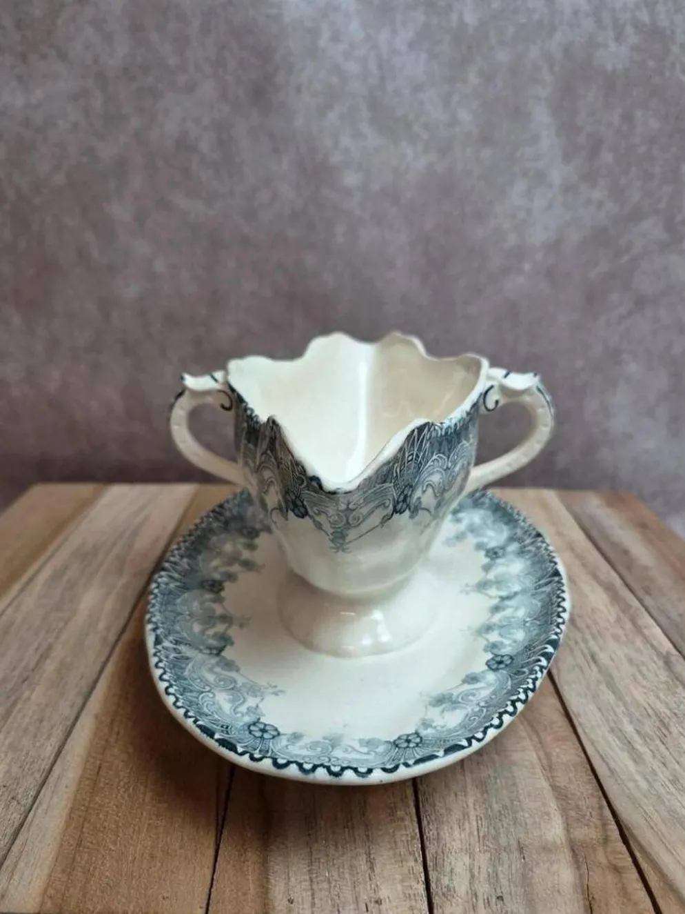 Saucière ancienne Hippolyte Boulenger Choisy-le-roi modèle Henriette en terre de fer