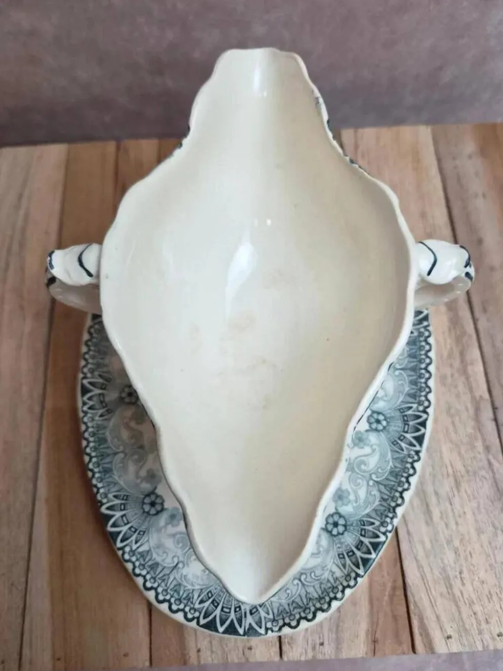 Saucière ancienne Hippolyte Boulenger Choisy-le-roi modèle Henriette en terre de fer