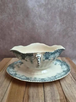 Saucière ancienne Hippolyte Boulenger Choisy-le-roi modèle Henriette en terre de fer
