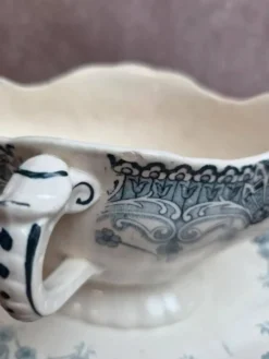 Saucière ancienne Hippolyte Boulenger Choisy-le-roi modèle Henriette en terre de fer