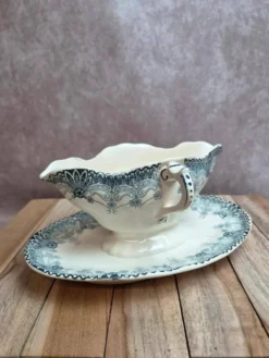Saucière ancienne Hippolyte Boulenger Choisy-le-roi modèle Henriette en terre de fer