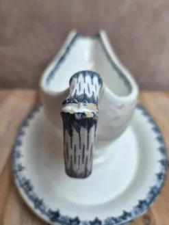 Saucière ancienne Sarreguemines forme Bambou – décor bleu non répertorié – terre de fer