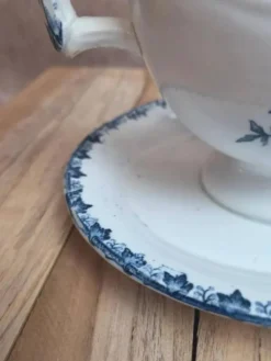 Saucière ancienne Sarreguemines forme Bambou – décor bleu non répertorié – terre de fer