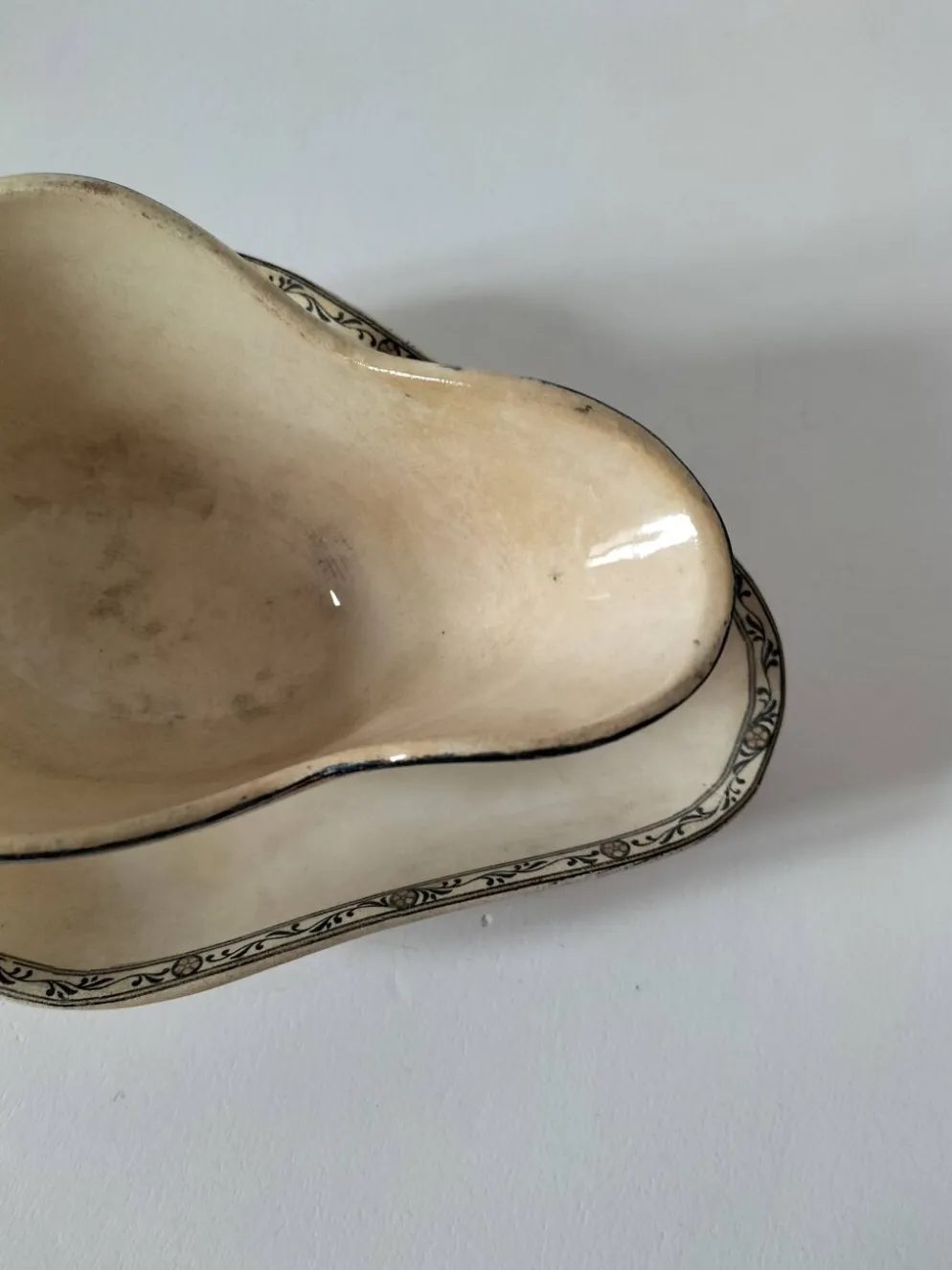 Saucière ancienne terre de fer E.C Salins modèle Royal
