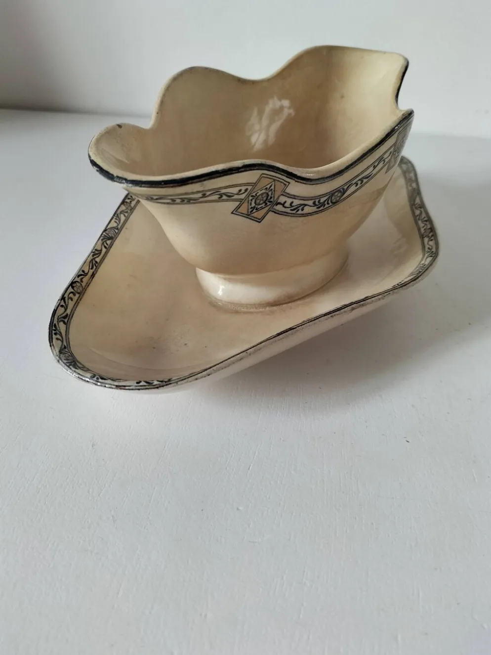 Saucière ancienne terre de fer E.C Salins modèle Royal
