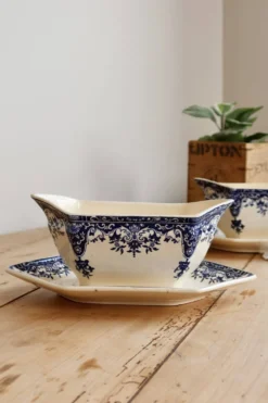 Saucière ancienne terre de fer Longchamp modèle Rouen XIXe
