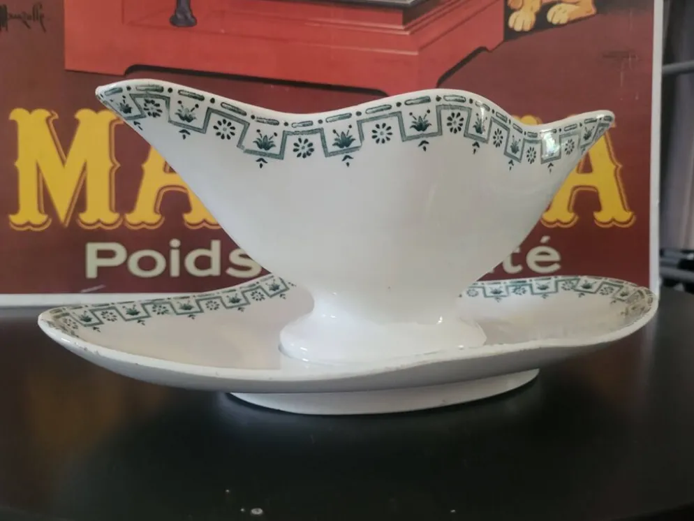 Saucière ancienne Terre de Fer – Porcelaine Opaque de Gien – décor vert géo