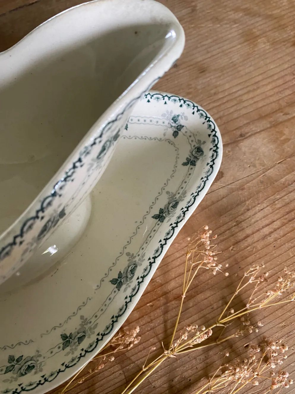 Saucière ancienne terre de fer modèle Alexandra
