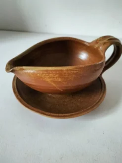 Saucière artisanale en grès