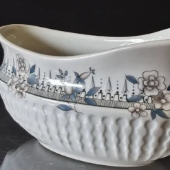 Saucière à bec en porcelaine de Chauvigny France