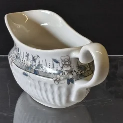 Saucière à bec en porcelaine de Chauvigny France