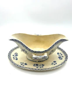 Saucière blanche et bleu en faience terre de fer Boch Frère model Astre