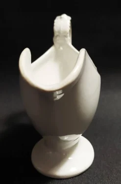 Saucière blanche terre de fer Creil et Montereau fin XIXème