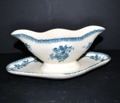 Saucière Choisy Le Roi décor fleuri roses bleu vert Hippolyte Boulenger 1900