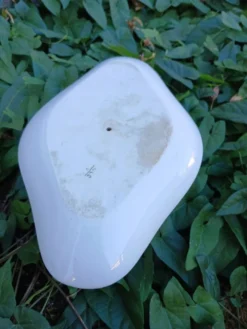 Saucière en faïence blanche