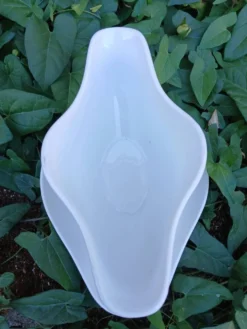Saucière en faïence blanche