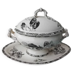 Saucière en faïence de Choisy le Roi