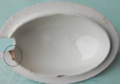 Saucière en faïence de Choisy le Roi