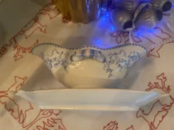 Saucière en faïence modèle Mozart estampillée Sarreguemines