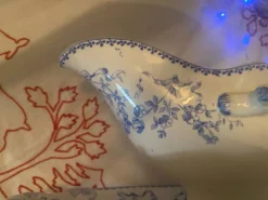 Saucière en faïence modèle Mozart estampillée Sarreguemines