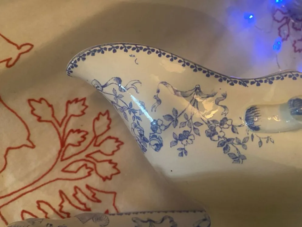 Saucière en faïence modèle Mozart estampillée Sarreguemines