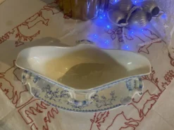 Saucière en faïence modèle Mozart estampillée Sarreguemines